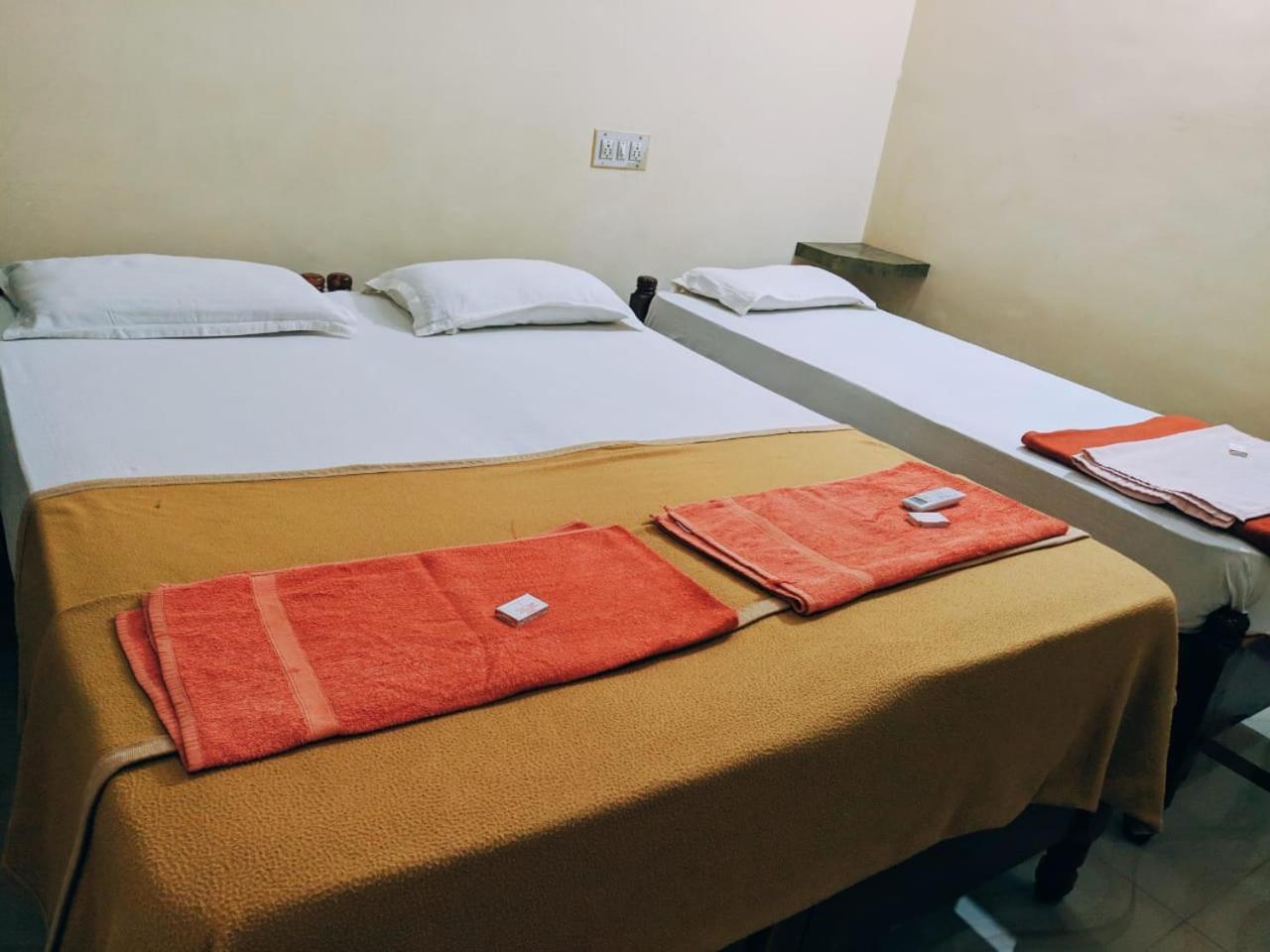Hotel Varsha Hampi Exteriér fotografie