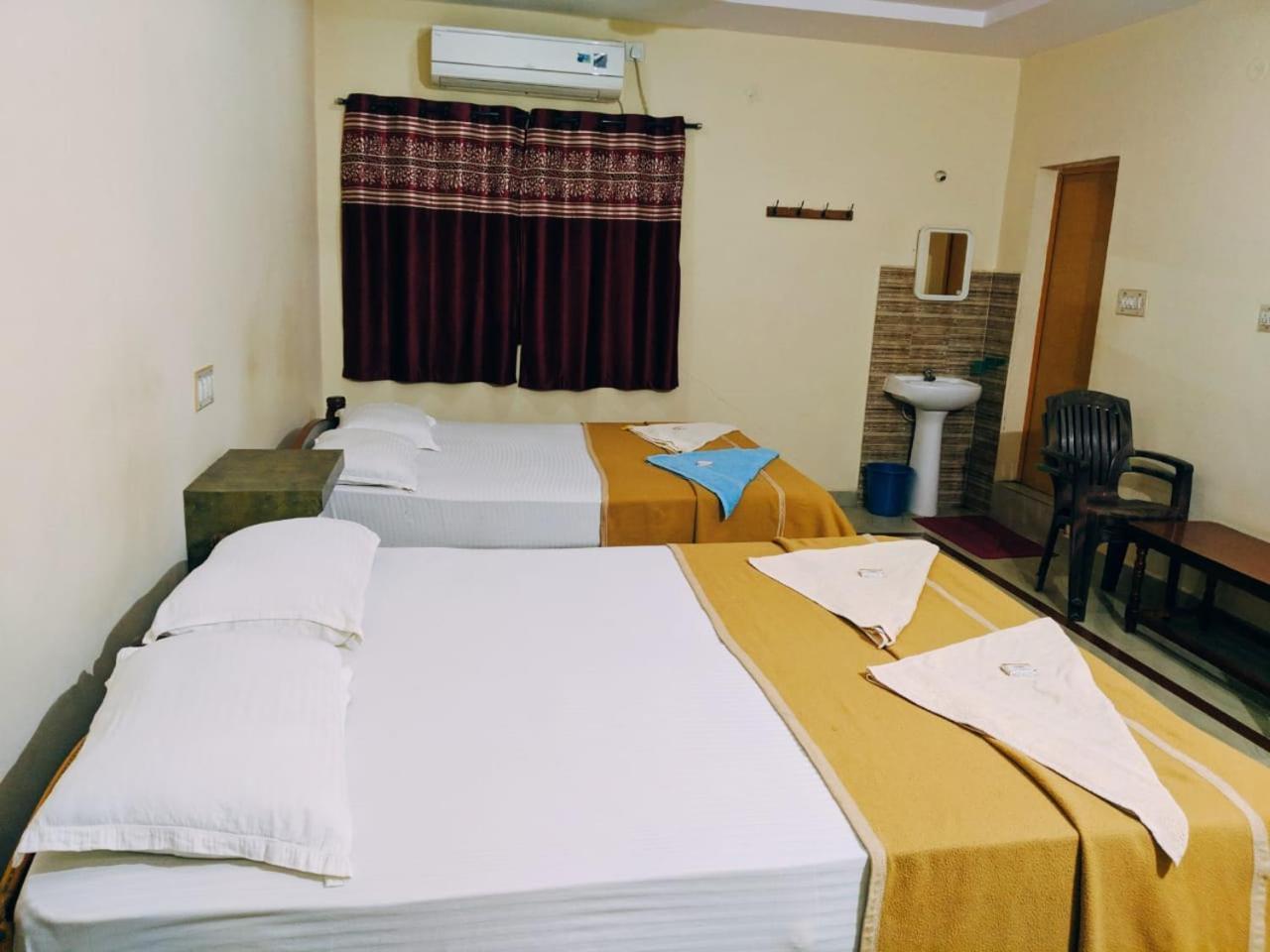Hotel Varsha Hampi Exteriér fotografie