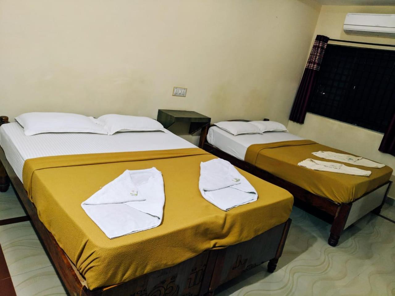 Hotel Varsha Hampi Exteriér fotografie