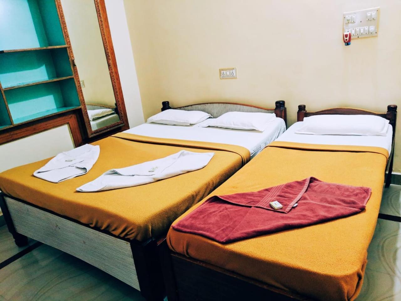 Hotel Varsha Hampi Exteriér fotografie