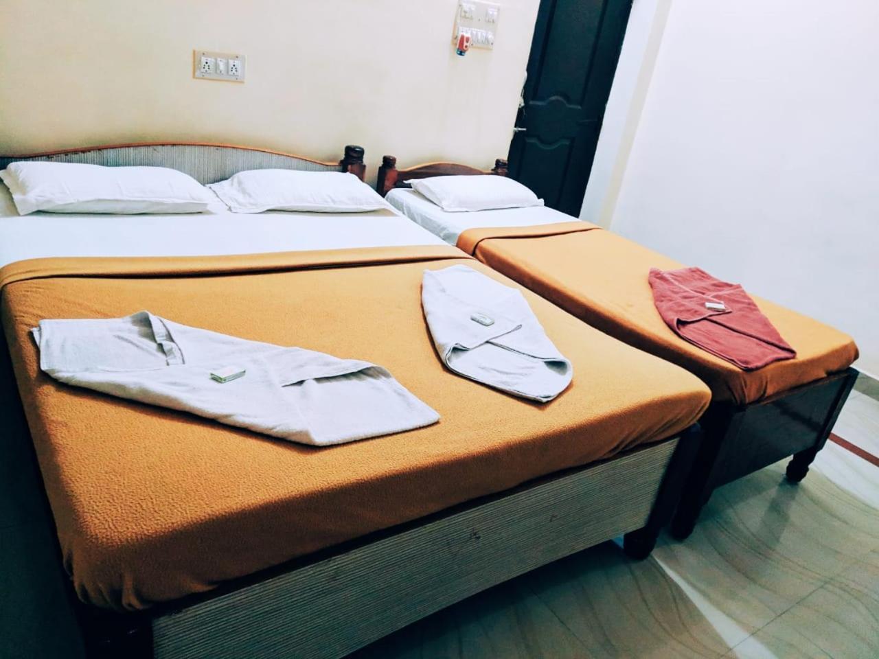 Hotel Varsha Hampi Exteriér fotografie