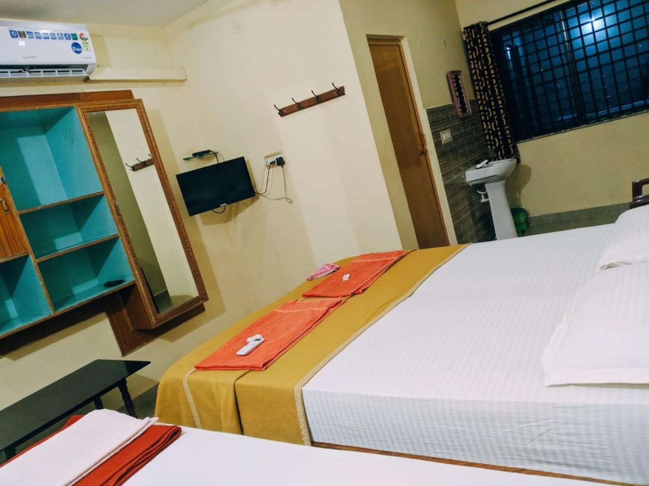 Hotel Varsha Hampi Exteriér fotografie