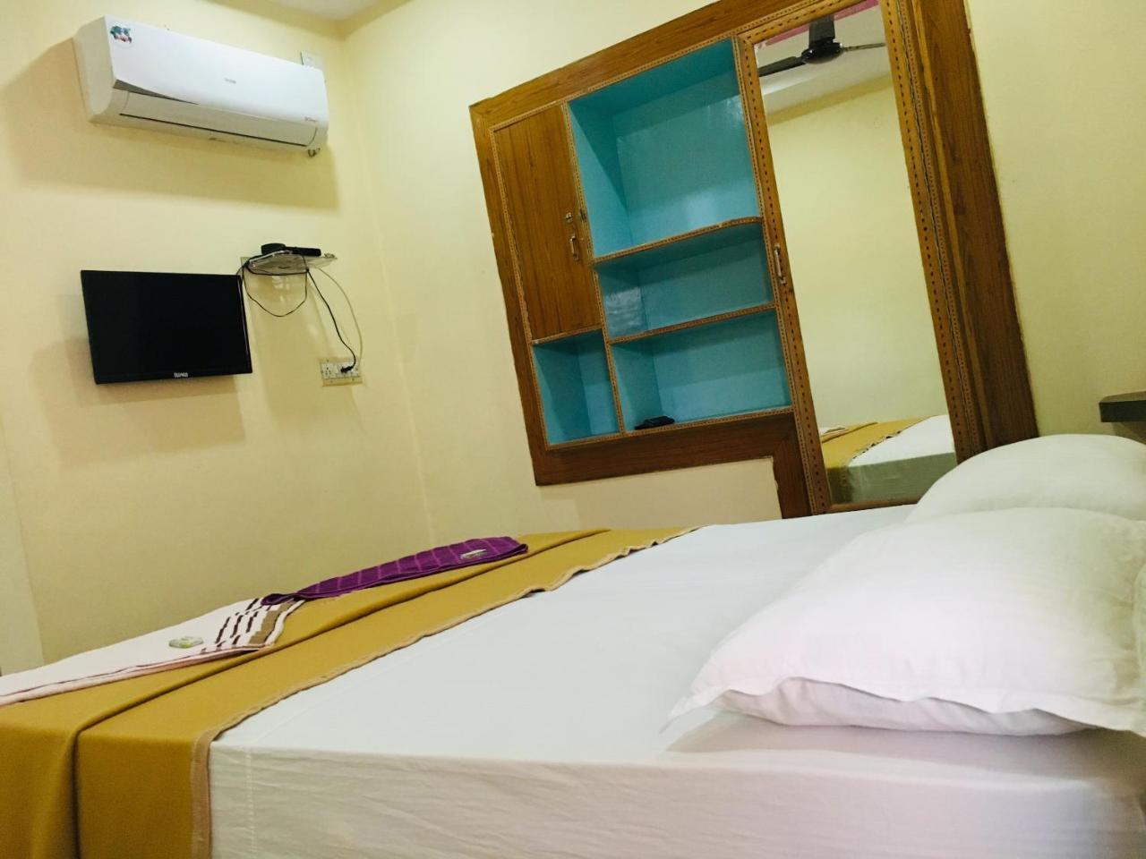 Hotel Varsha Hampi Exteriér fotografie