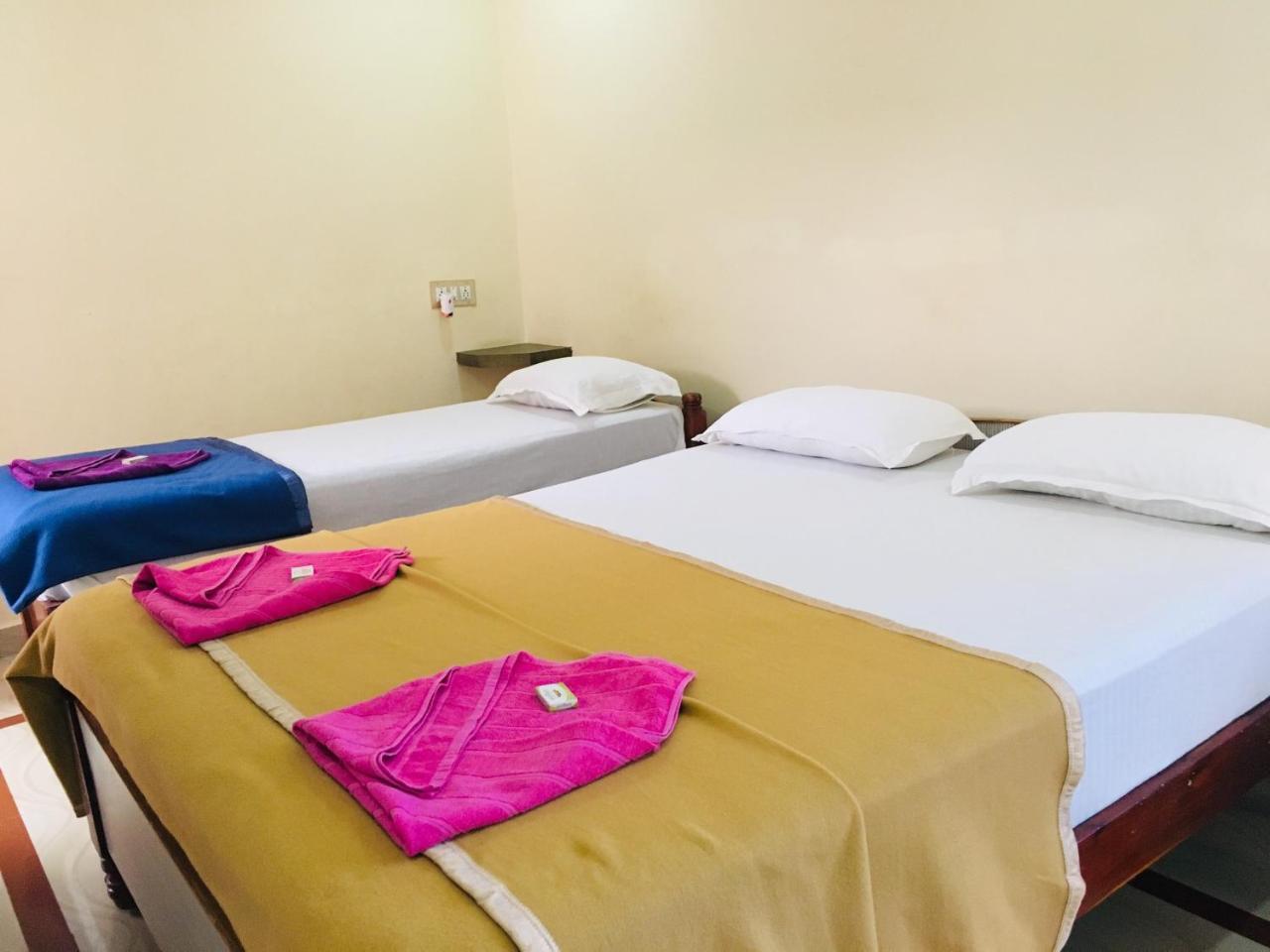 Hotel Varsha Hampi Exteriér fotografie