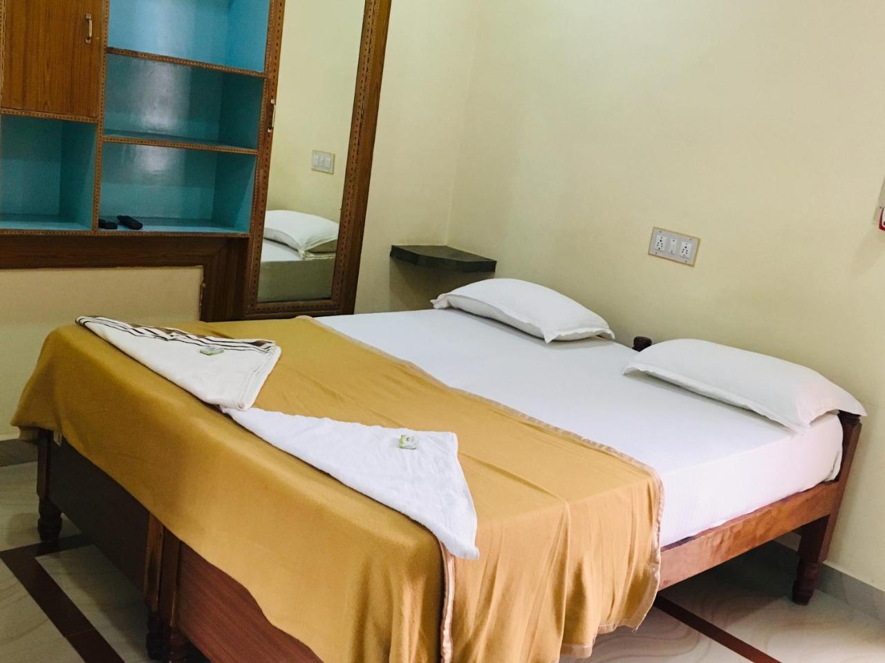 Hotel Varsha Hampi Exteriér fotografie