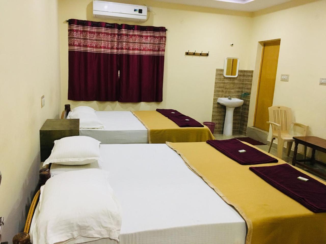 Hotel Varsha Hampi Exteriér fotografie