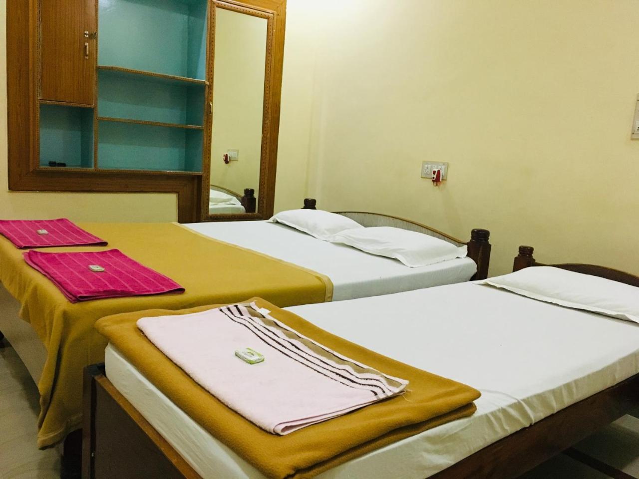 Hotel Varsha Hampi Exteriér fotografie